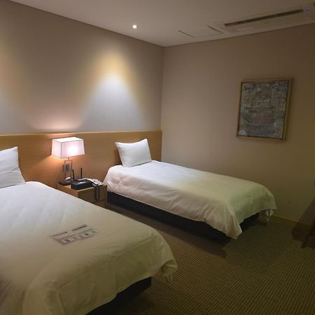Hotel New Oriental Myeongdong Seoul Exterior photo