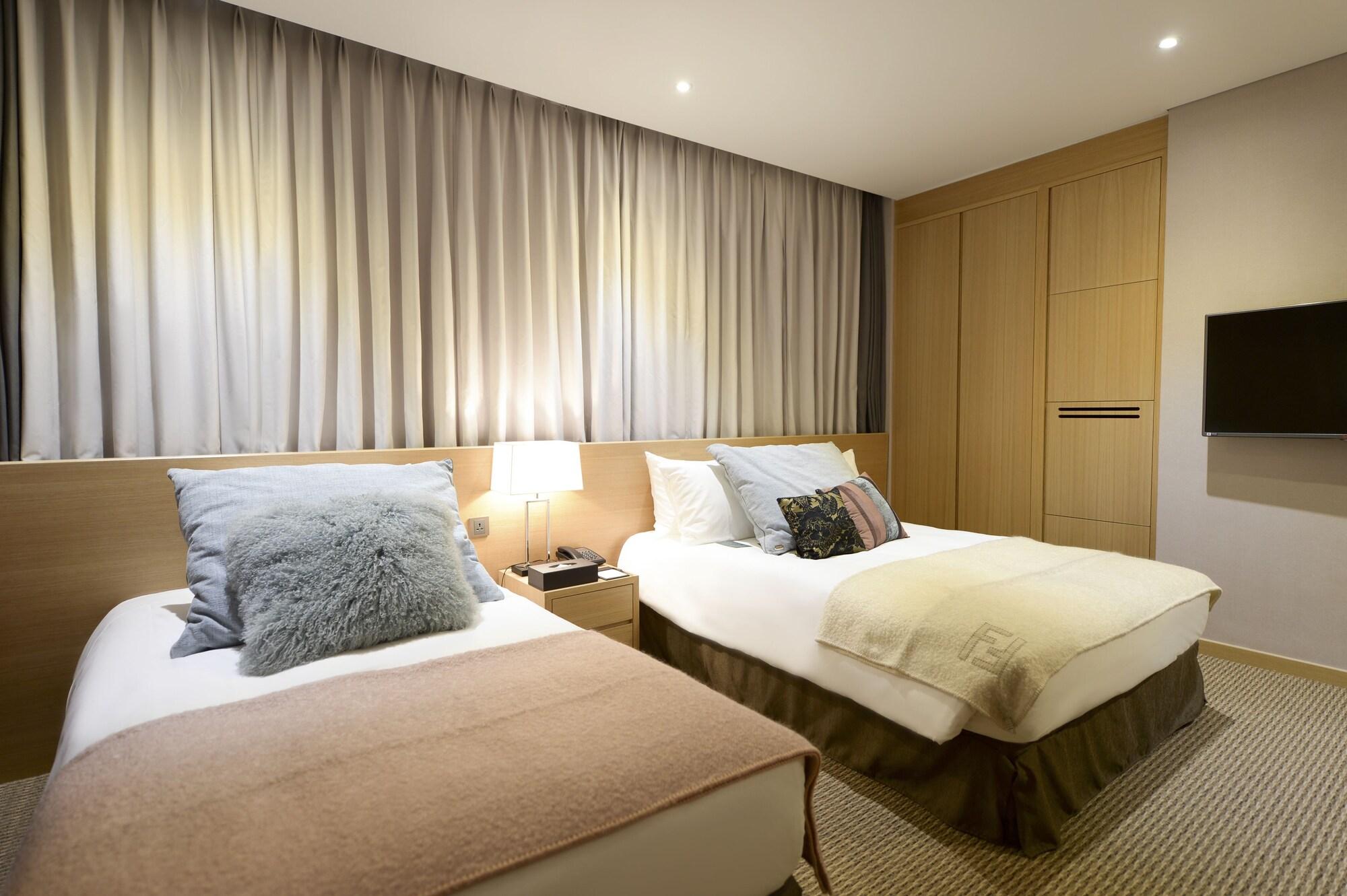Hotel New Oriental Myeongdong Seoul Exterior photo