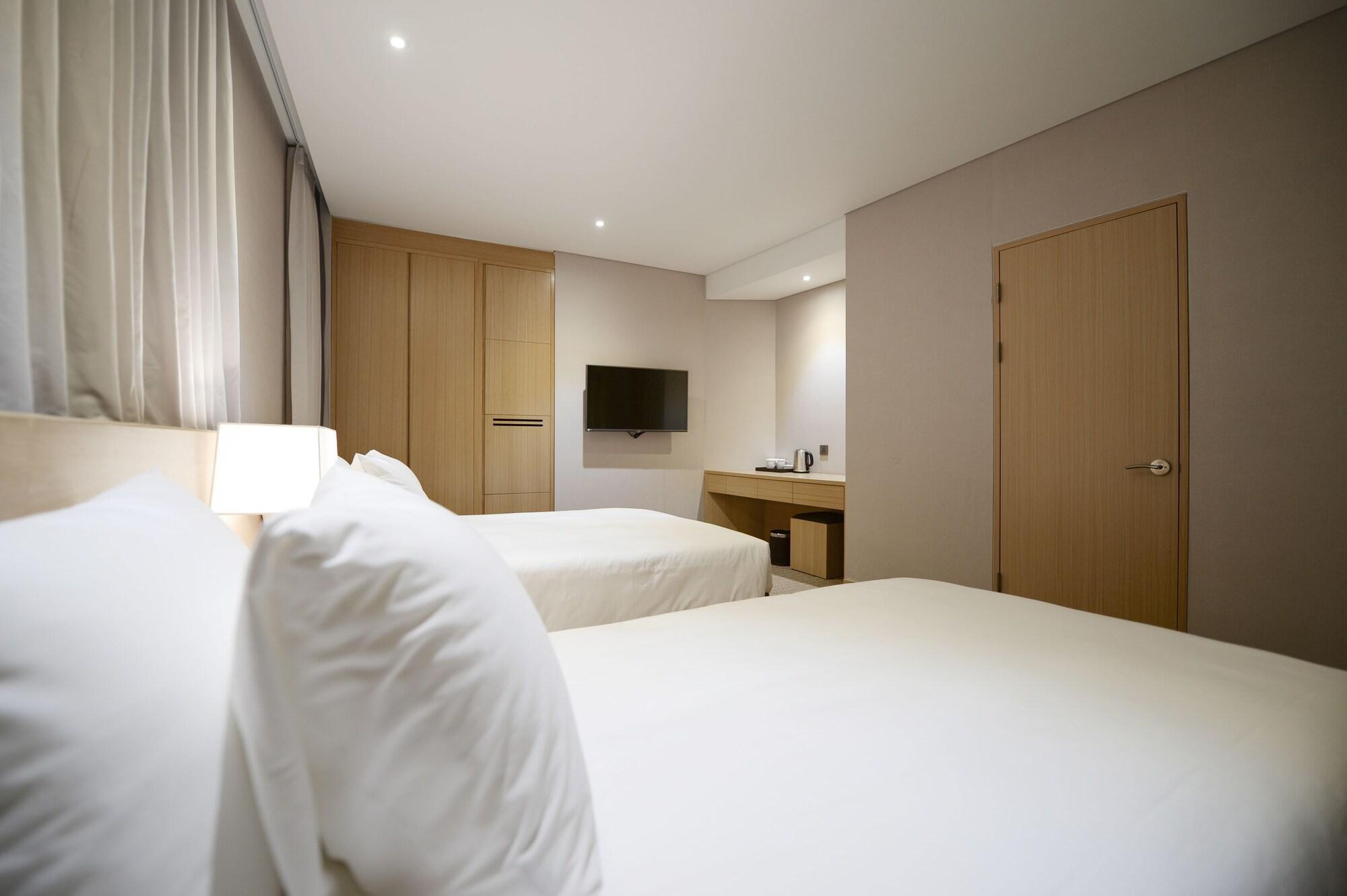 Hotel New Oriental Myeongdong Seoul Exterior photo