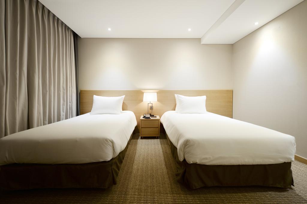 Hotel New Oriental Myeongdong Seoul Room photo